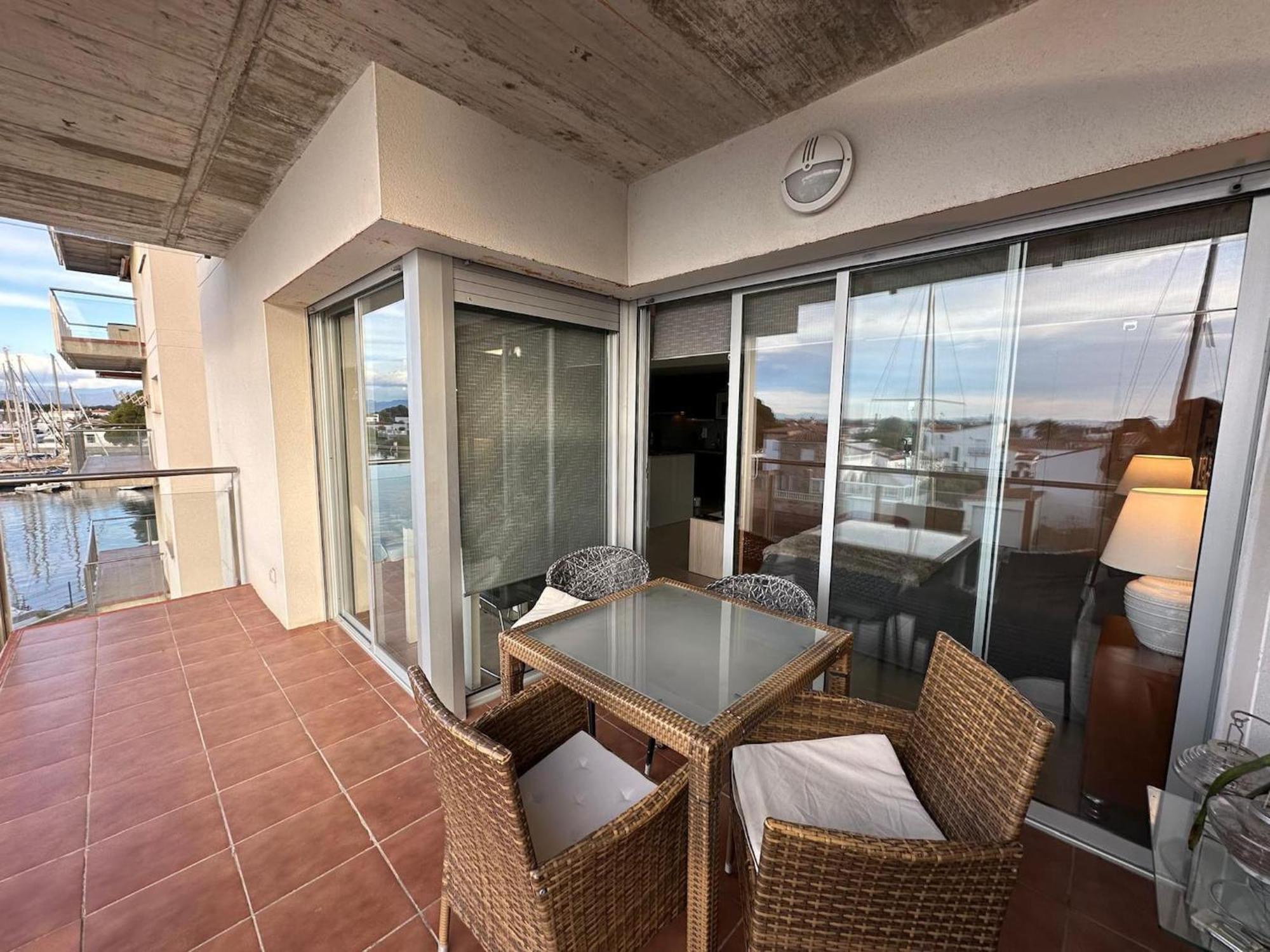Apartamento En Roses Con Vistas Al Canal Y Piscina エクステリア 写真