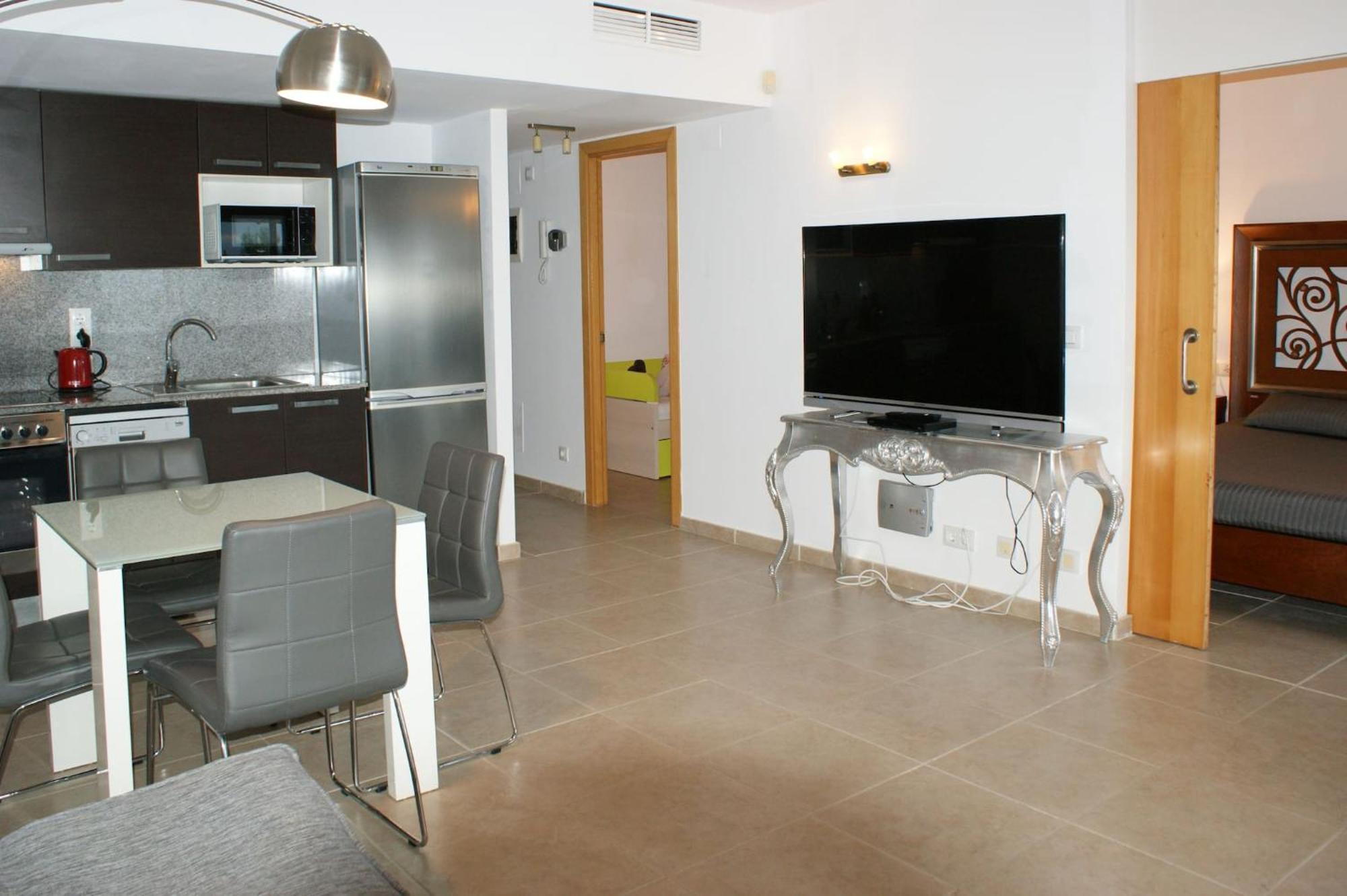 Apartamento En Roses Con Vistas Al Canal Y Piscina エクステリア 写真