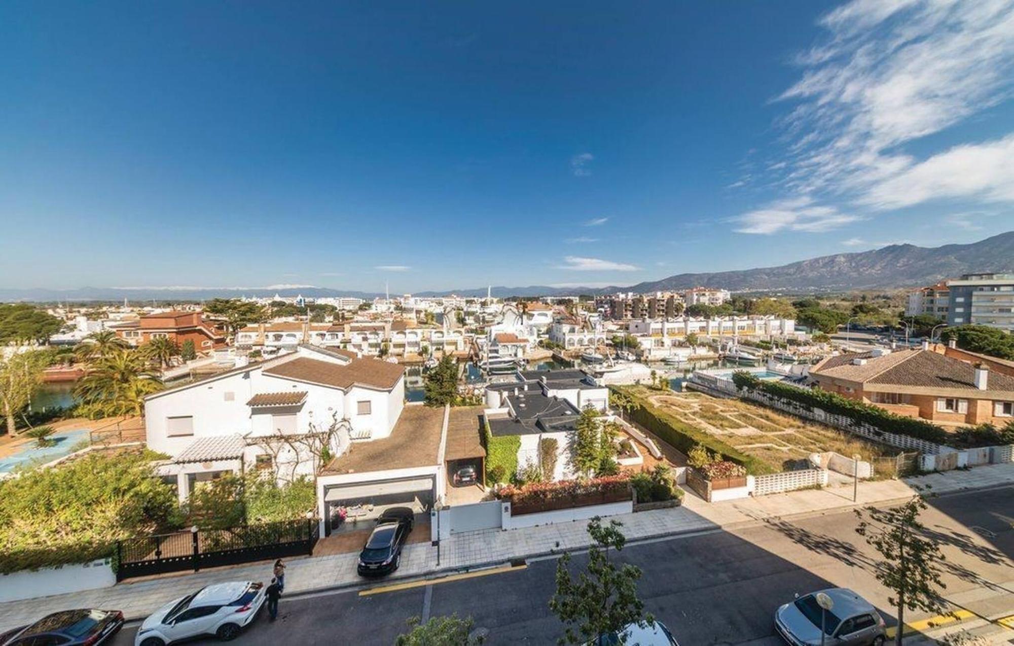 Apartamento En Roses Con Vistas Al Canal Y Piscina エクステリア 写真